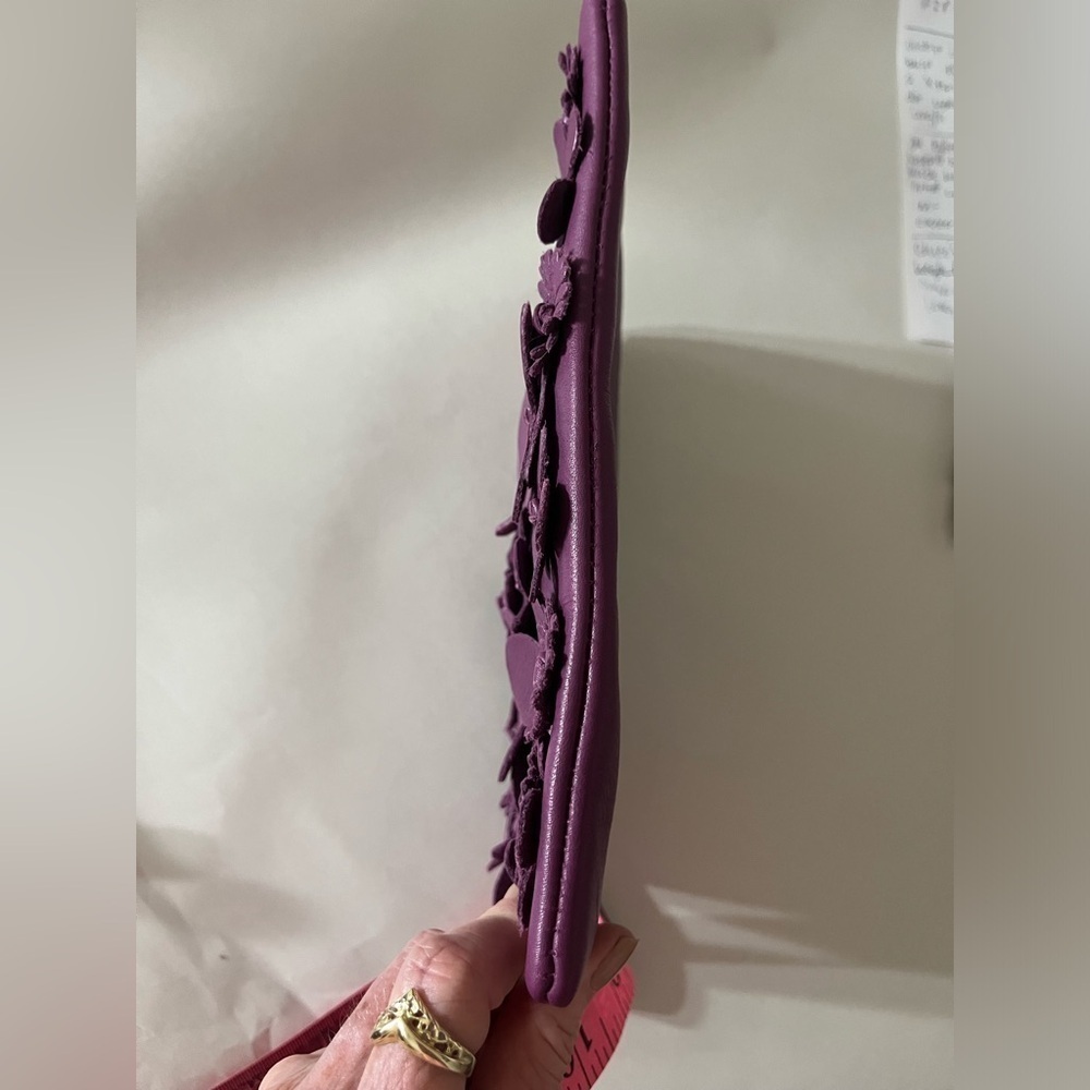 Purple Punto Fibbia Leather Clutch Made in Italy Purple Flowers - Picture 7 of 7